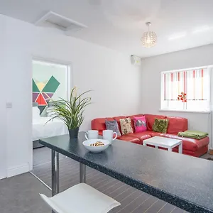 Pass The Keys Modern & Light 2 Bedroom In Canton Apartment Cardiff